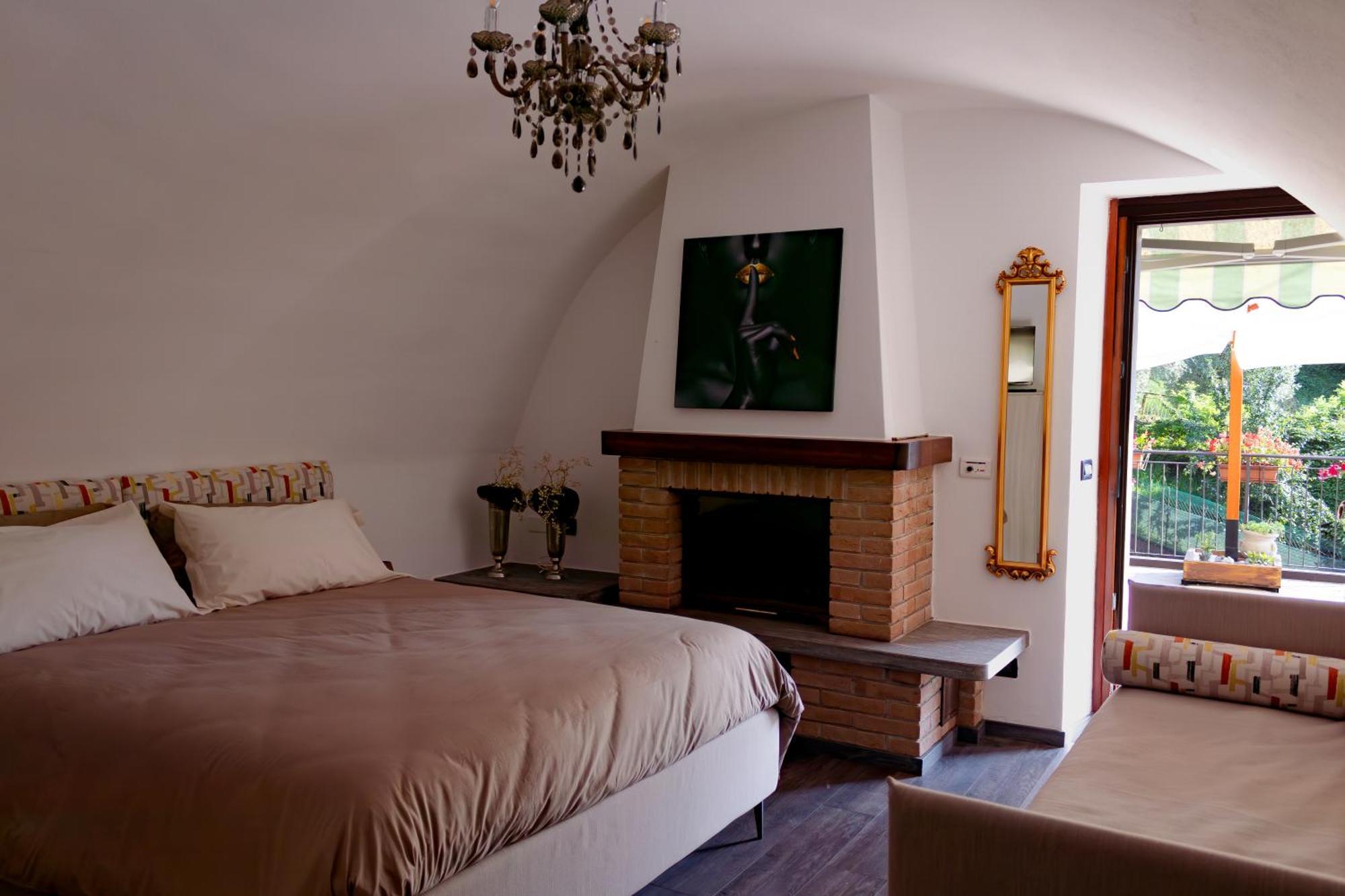 La Casa Sulla Roccia Hotel Pisogne Eksteriør billede