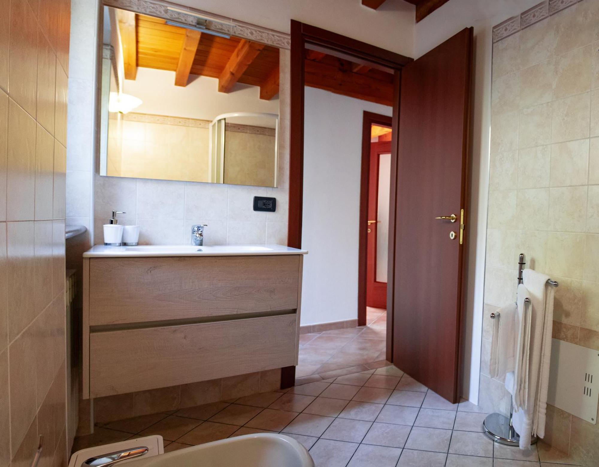 La Casa Sulla Roccia Hotel Pisogne Eksteriør billede